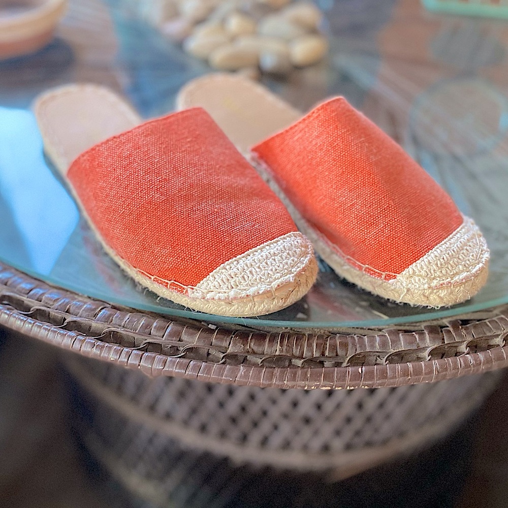 Wanted orange beachy mule